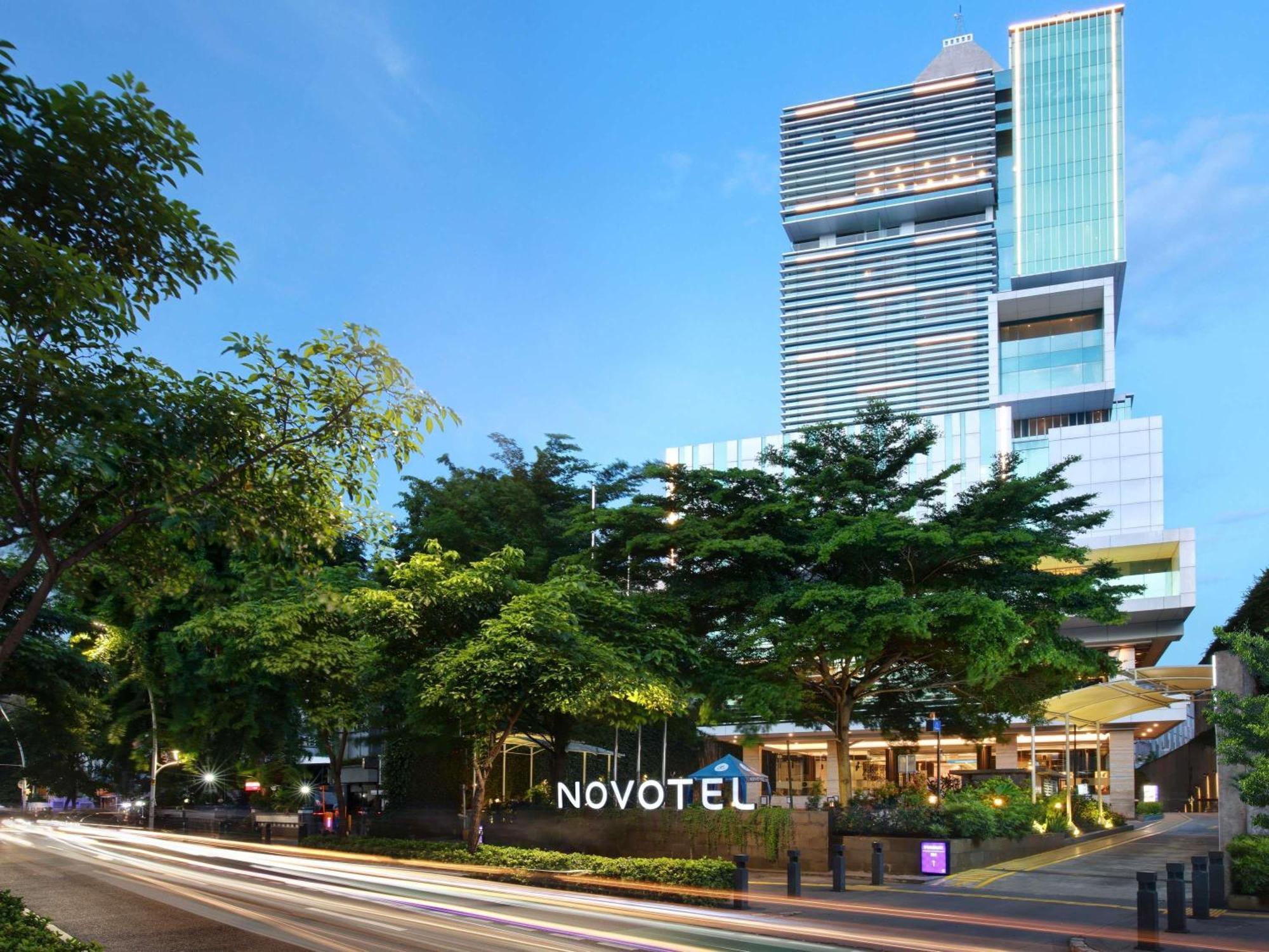 Novotel Jakarta Cikini Exterior foto